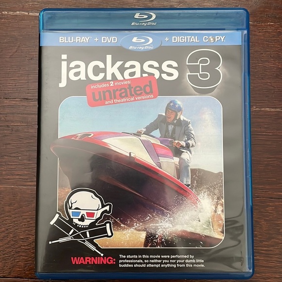 Jackass 3 Blu-Ray and DVD 2-Disc - Picture 1 of 8